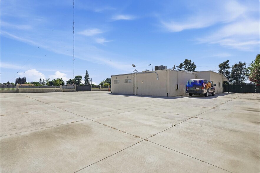 More Photos Of 1660 N Newcomb St, Porterville Coworking Space