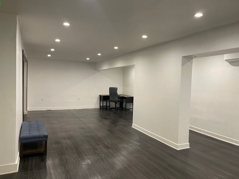 More Photos Of 7449-7451 Melrose Ave, Los Angeles Loft Creative Space For Lease