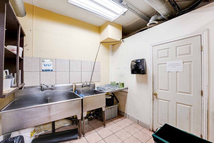 More Photos Of 231 St Paul St W, St Catharines General Retail For Sale