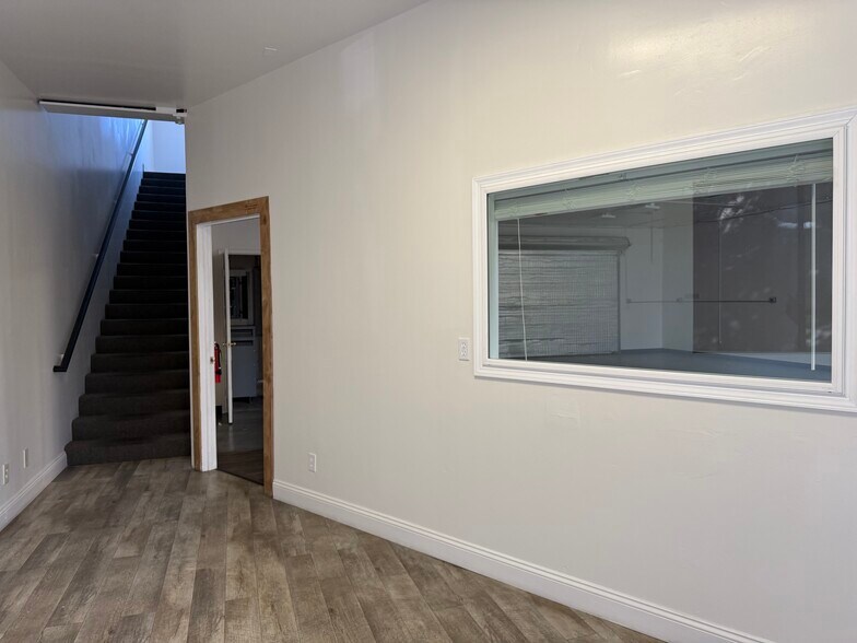 More Photos Of 5 Harris Ct, Monterey Warehouse For Lease