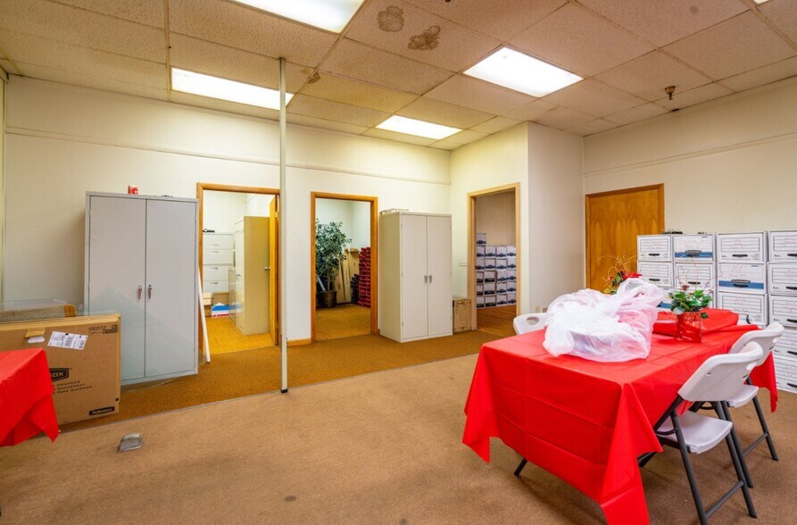 More Photos Of 621 Dana St NE, Warren Manufacturing For Lease