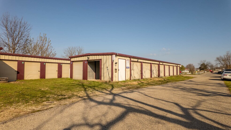 More Photos Of 101 Bingham st, Koshkonong Specialty For Sale