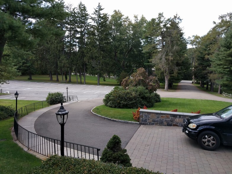 More Photos Of 119 Oregon Rd, Cortlandt Manor Restaurant For Sale