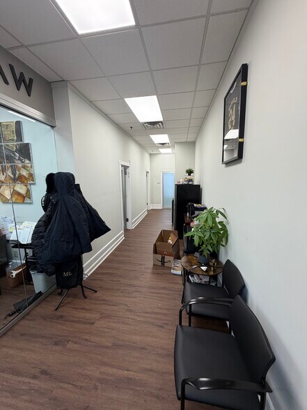 More Photos Of 4018 Bell Blvd, Bayside Office For Lease