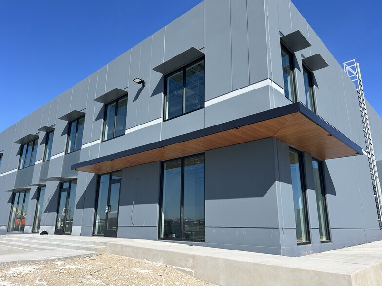 Primary Photo Of 1433 Chris Ln, Pflugerville Light Distribution For Lease