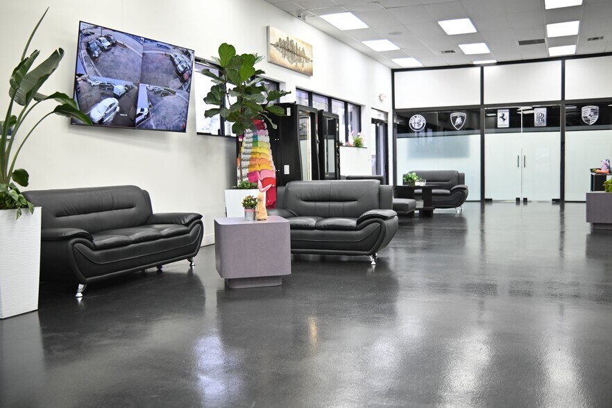 More Photos Of 4200-4250 NW 72nd Ave, Miami Warehouse For Sale