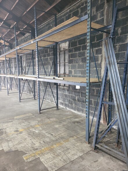 More Photos Of 10 Spencer Ct, East Hartford Warehouse For Lease