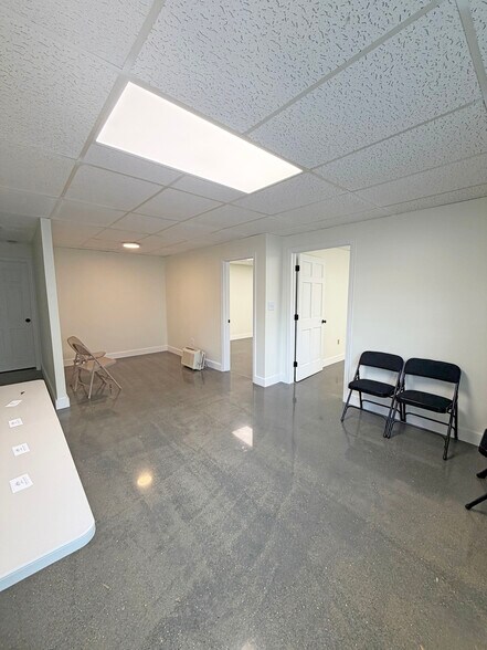 More Photos Of 860 Main St, Sanford Medical For Sale