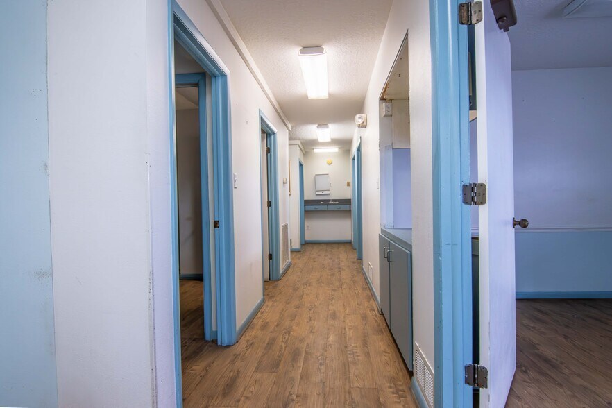 More Photos Of 4801 49th St N, Saint Petersburg Office For Sale