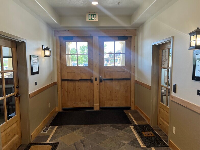 More Photos Of 1268 W South Jordan Pky, South Jordan Medical For Lease