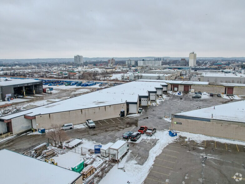 More Photos Of 480 Parkdale Av N, Hamilton Unknown For Lease