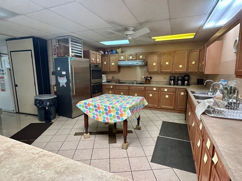 More Photos Of 11565 Pippin Rd, Cincinnati Religious Facility For Sale