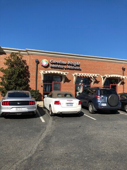 More Photos Of 19722 1 Norman Blvd, Cornelius Restaurant For Lease