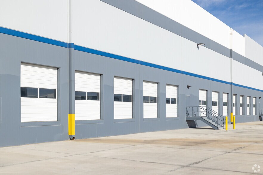 More Photos Of 20600 E 35th Dr, Aurora Industrial For Lease