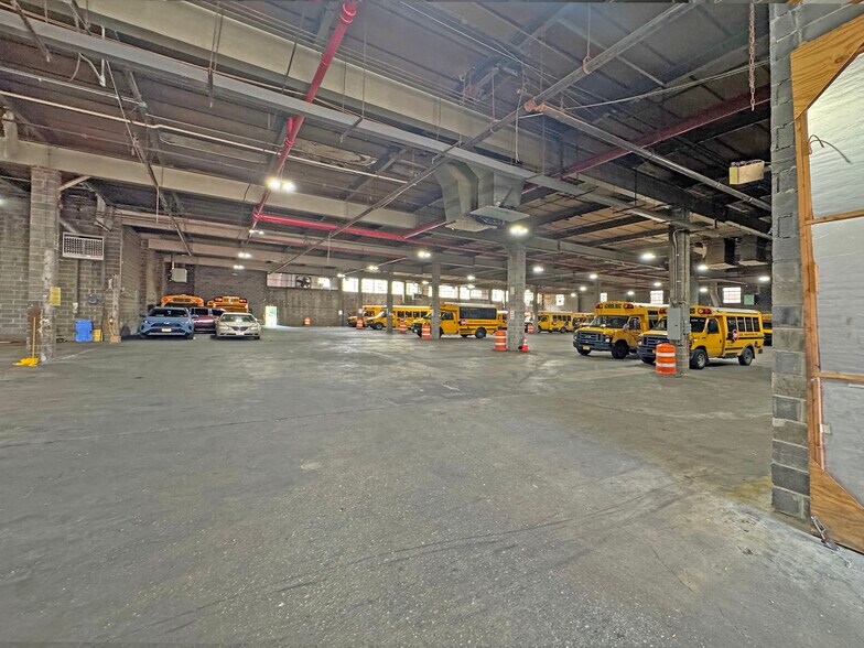 More Photos Of 812 Snediker Ave, Brooklyn Warehouse For Lease