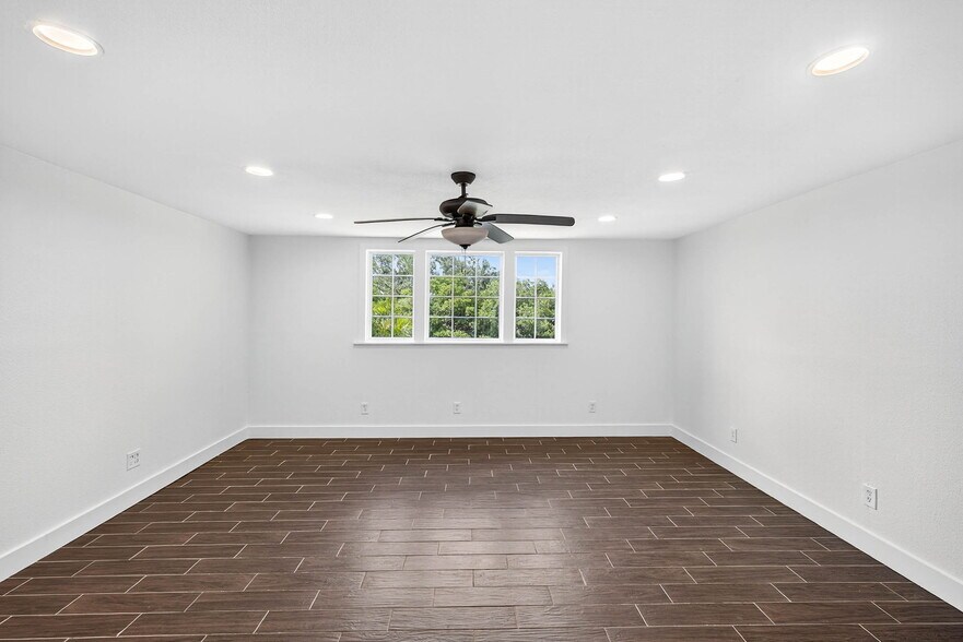 More Photos Of 3225 W Shell Point Rd, Ruskin Apartments For Sale