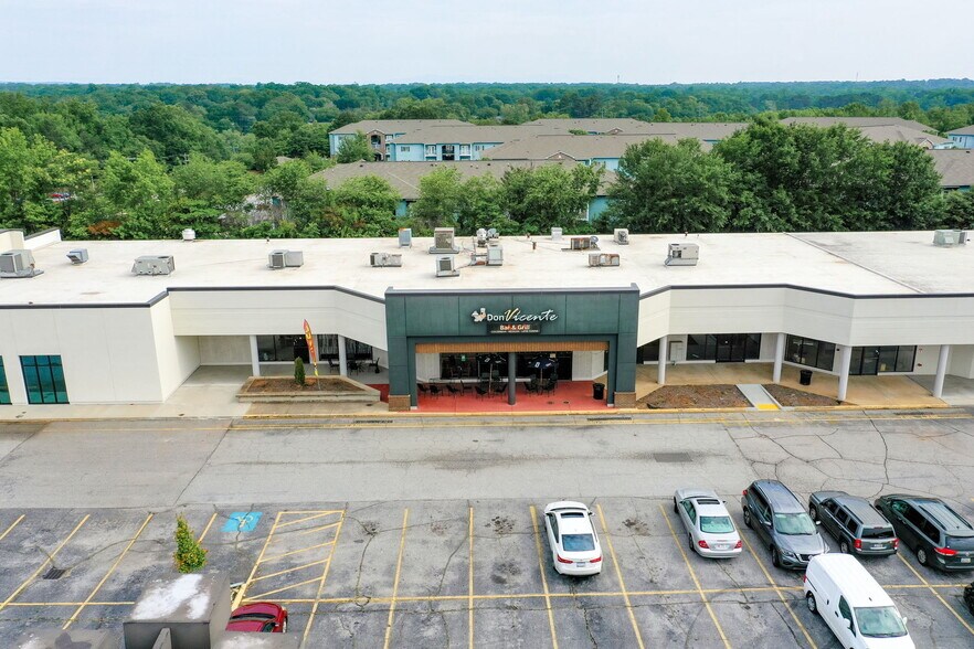 More Photos Of 3715 E North St, Greenville Unknown For Lease