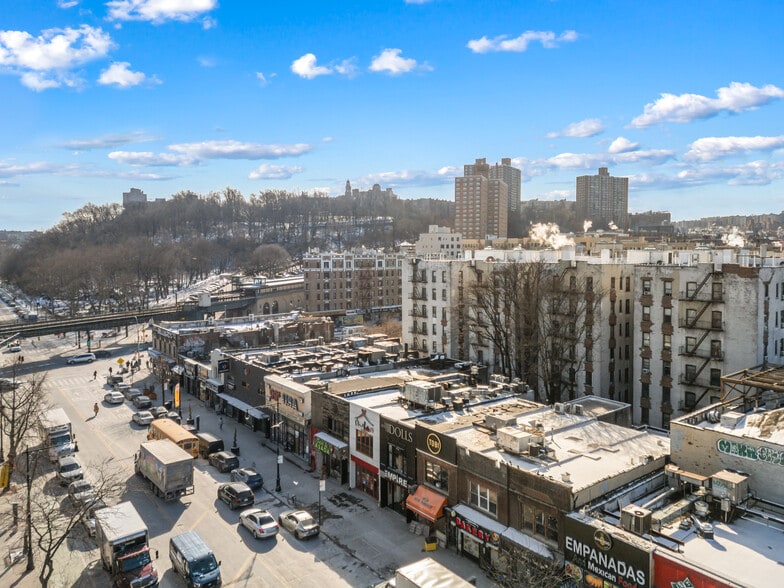 More Photos Of 122 Dyckman St, New York Restaurant For Lease