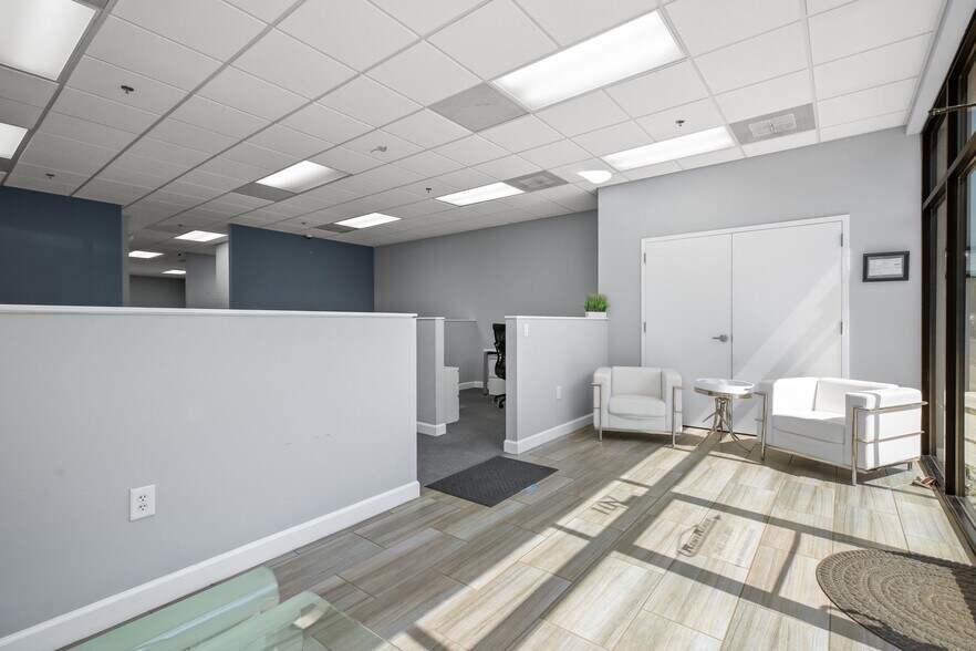 More Photos Of 3619 Richmond Hwy, Stafford Light Distribution For Lease