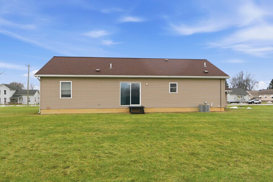 More Photos Of 206 Depot St, Butler Industrial For Sale