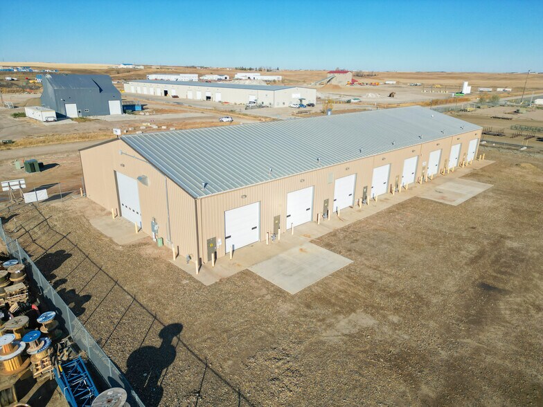 More Photos Of 5066 Owan Industrial Park Dr, Williston Warehouse For Lease