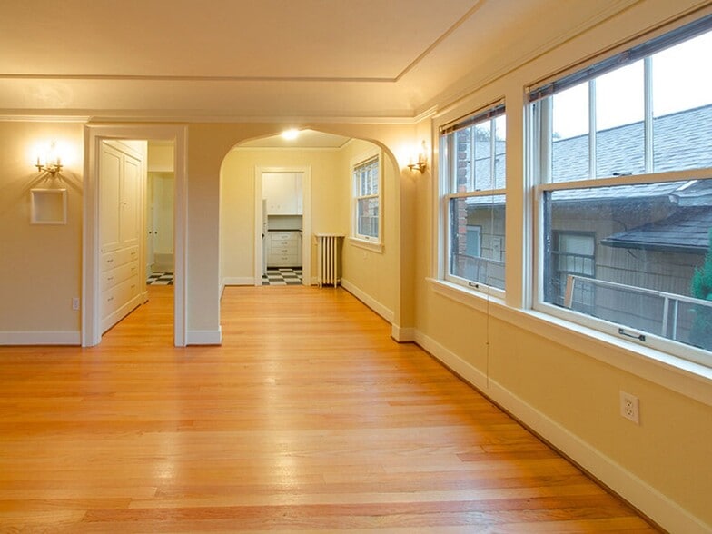 More Photos Of 416 Summit Ave E, Seattle Apartments For Sale