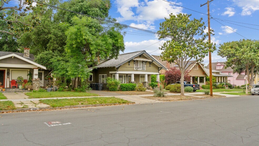 More Photos Of 230 S Buena Vista St, Redlands Apartments For Sale