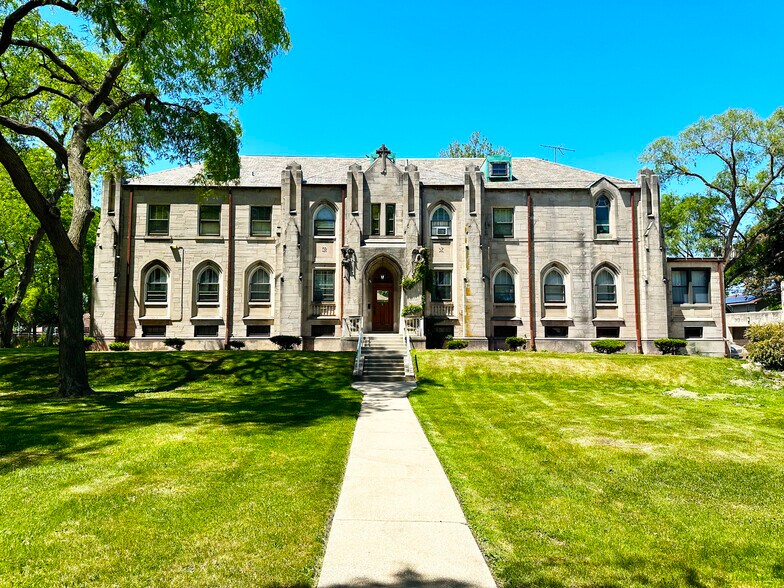 Primary Photo Of 8430 S Calumet Ave, Chicago Specialty For Sale