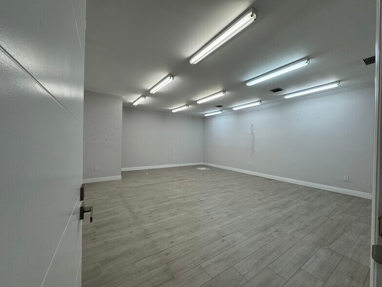 More Photos Of 7555-7575 W 2nd Ct, Hialeah Warehouse For Sale