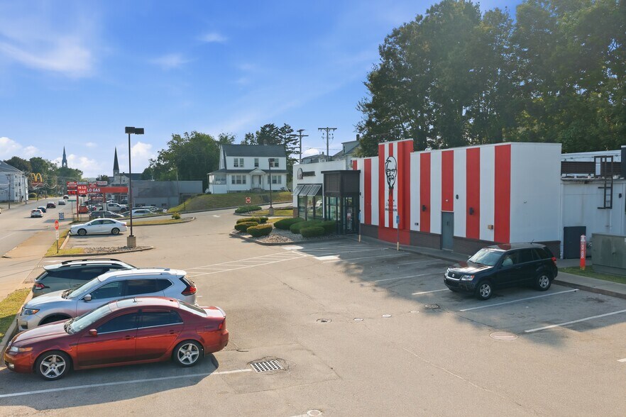 More Photos Of 71 E Main St, Webster Freestanding For Lease