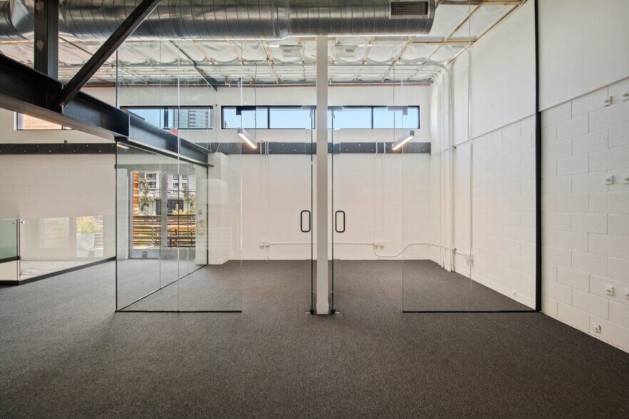 More Photos Of 3309-3323 La Cienega Pl, Los Angeles Loft Creative Space For Lease