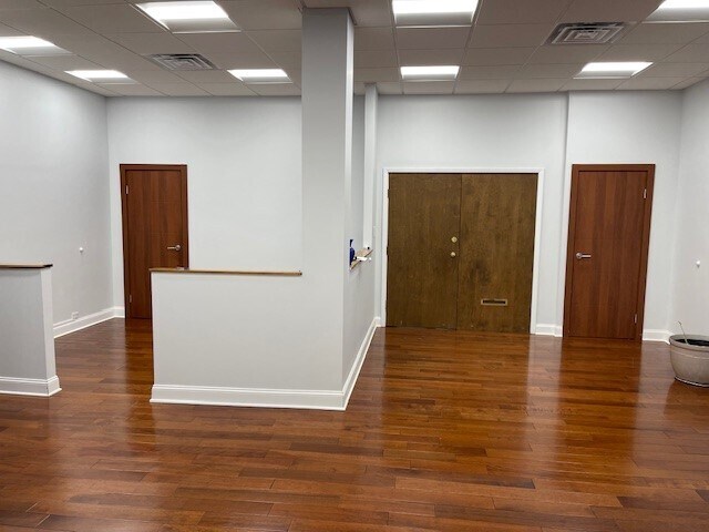More Photos Of 1527 Franklin Ave, Mineola Office For Lease