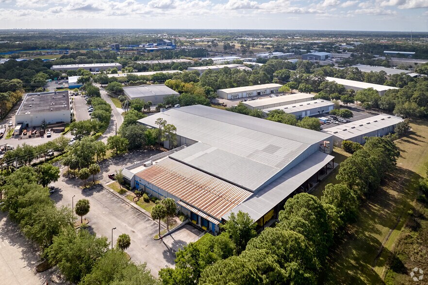 More Photos Of 541 NW Interpark Pl, Port Saint Lucie Manufacturing For Sale