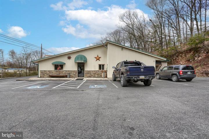 Primary Photo Of 5085 Spring Rd, Shermans Dale Restaurant For Sale