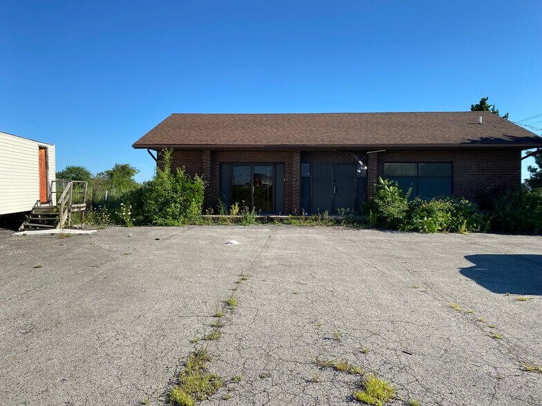 Primary Photo Of 3909 Witmer Rd, Niagara Falls Freestanding For Lease