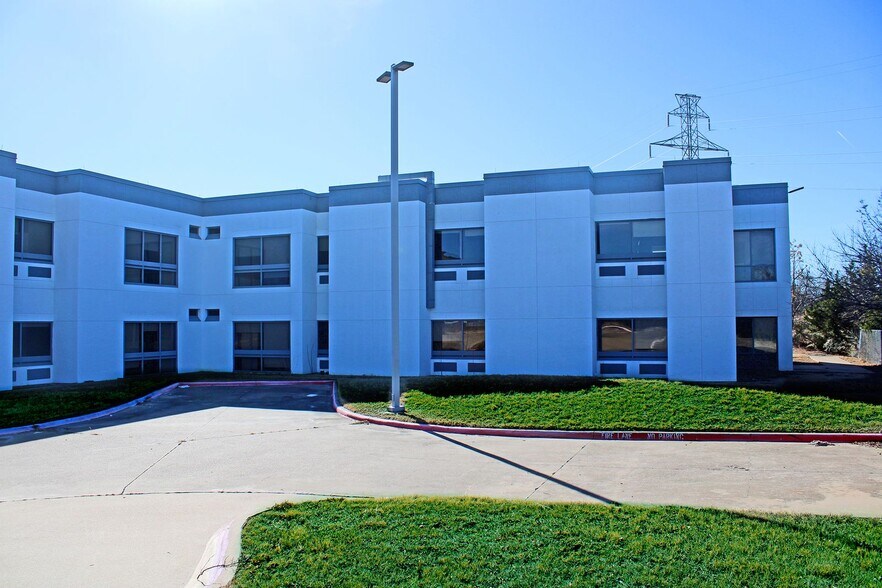 More Photos Of 6201 Overton Ridge Blvd, Fort Worth Hospital For Lease