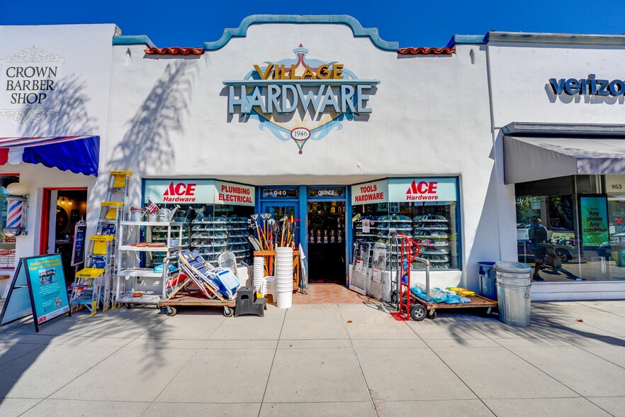 More Photos Of 949-951 Orange Ave, Coronado Storefront For Lease