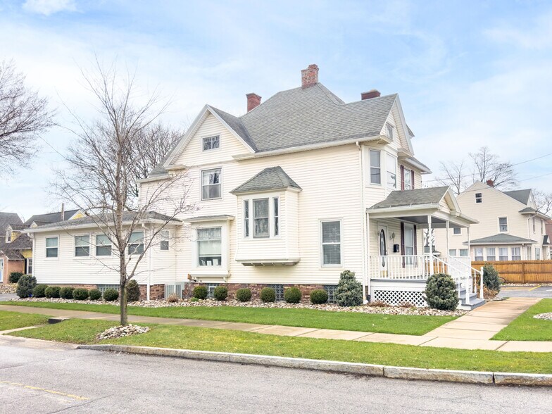 More Photos Of 1367 W Ridge Rd, Rochester Office For Sale