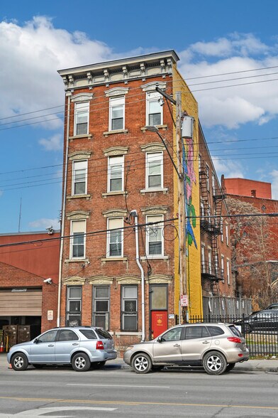Primary Photo Of 118 E Liberty St, Cincinnati Apartments For Sale