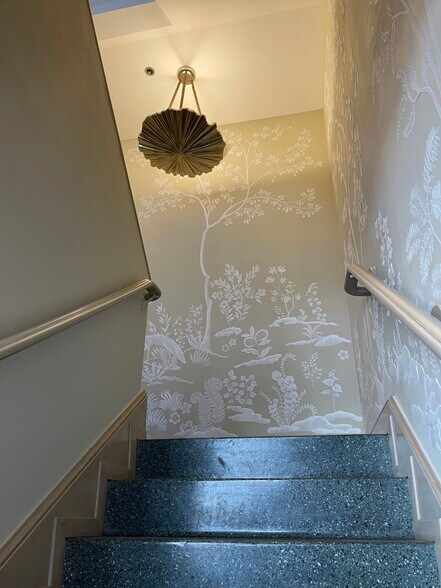 More Photos Of 300 N Rodeo Dr, Beverly Hills Office For Lease