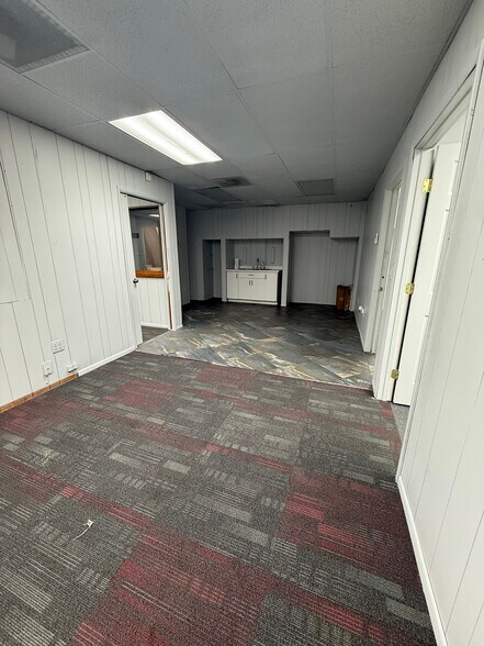 More Photos Of 3935 Enterprise Ave, Naples Auto Salvage Facility For Lease