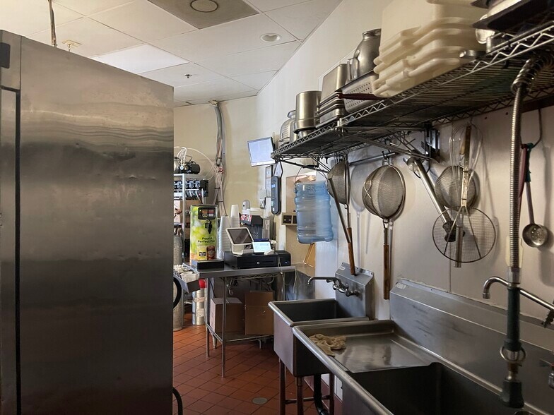 More Photos Of 15409 W Greenway Rd, Surprise Storefront For Lease