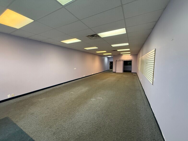 More Photos Of 5671-5719 Bay Rd, Saginaw Unknown For Lease