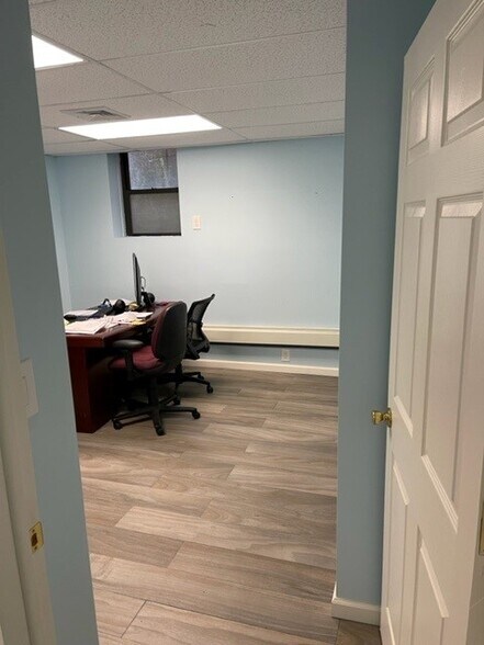 More Photos Of 1527 Franklin Ave, Mineola Office For Lease