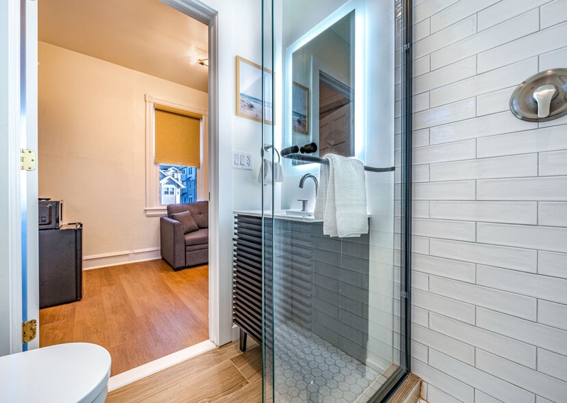 More Photos Of 724 Ocean Ave, Ocean City Hotel For Sale