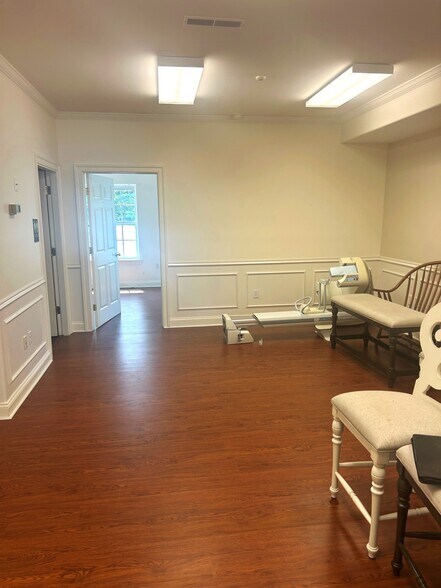 More Photos Of 408 Larch Cir, Wilmington Unknown For Lease