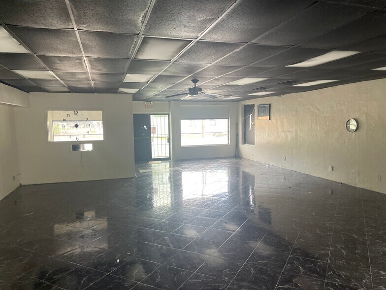 More Photos Of 833 Mason Ave, Daytona Beach Freestanding For Sale