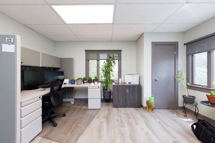 More Photos Of 144 S Main St, Brooklyn Medical For Lease