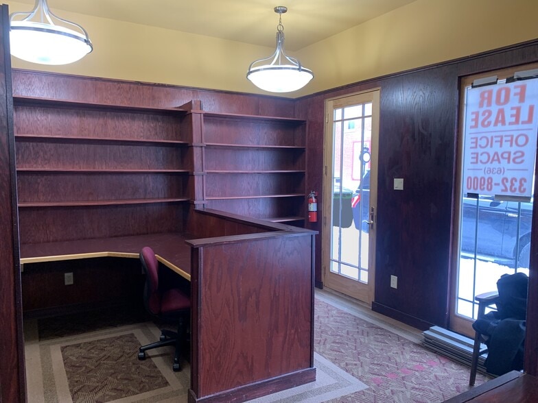 More Photos Of 105 S Linn Ave, Wentzville Coworking Space