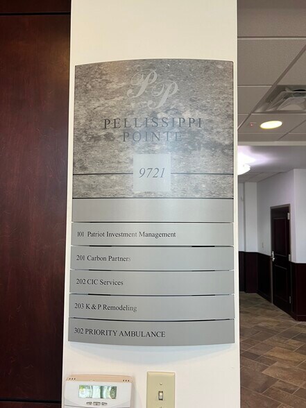 More Photos Of 9721 Cogdill Rd, Knoxville Office For Sale